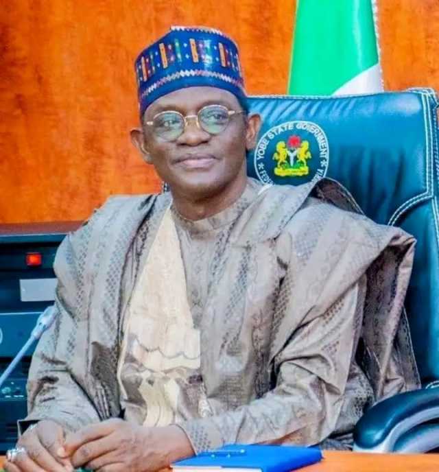 Gwamna Buni Ba Zai Shiga Hadakar Jam’iyyun Adawa ba – Mai Magana Da Yawunsa