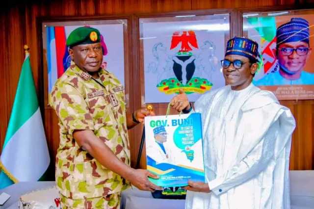 Babban Hafsan Sojan Nijeriya Ya Sha Alwashin Inganta Tsaro A Yobe