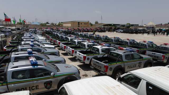 Tsaro: Gwamna Lawal Ya Raba Motoci 140 Ga Jami’an Tsaro A Zamfara 
