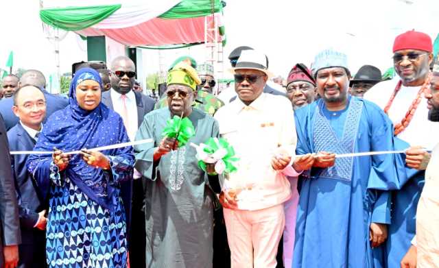 Duk Da Cewa Wike Ba Ɗan APC Ba Ne Amma Muna Jin Daɗin Aikin sa – Tinubu