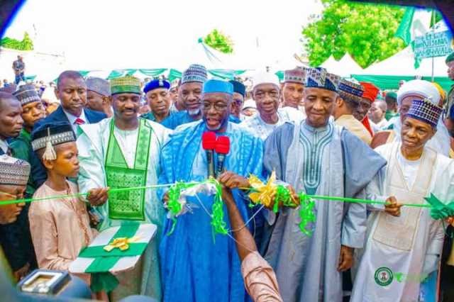Gwamnan Jigawa Ya Kaddamar Da Rumbun Sauki Don Sayar Wa Ma’aikata Kayayyakin Abinci A Farashi Mai Rahusa A Sakkwato