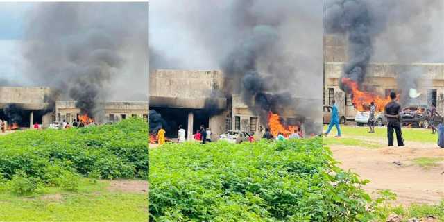 Matasa Sun Ƙona Ofishin NDLEA, Sun Kutsa Fadar Sarki A Kwara