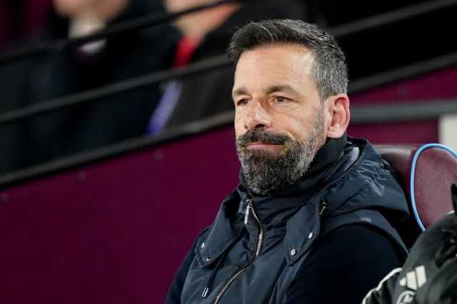 Leicester City Ta Sallamii Ruud van Nistelrooy A Matsayin Kocinta