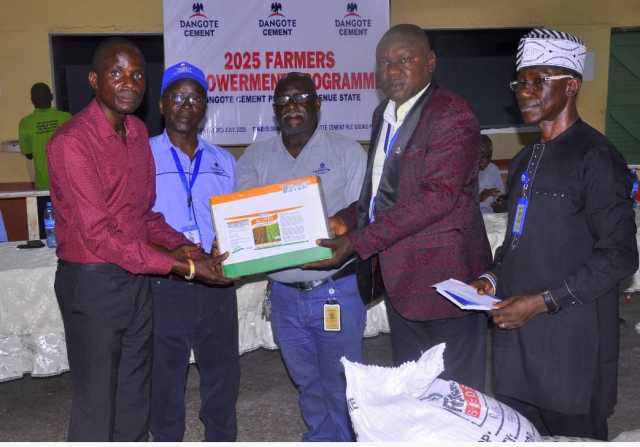 Kamfanin Simintin Dangote Ya Tallafa Wa Manoma 50 A Benue