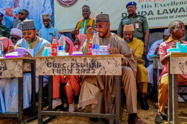 Magance Matsalar Yara Da Ba Sa Zuwa Makaranta: Gwamnan Zamfara Ya Ƙaddamar Da Shirin Ciyarwa A Makarantun Jihar