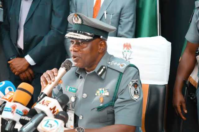 Tinubu Ya Tsawaita Wa’adin Shugaban Kwastan Da Shekara Ɗaya