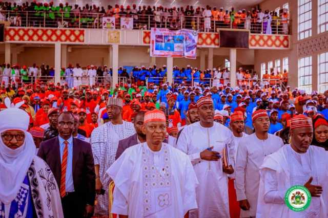 Gwamna Abba Ya Bai Wa Dalibai 1,130 Kayan Aikin Sana’o’in Hannu
