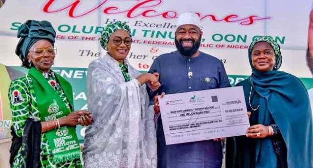 Remi Tinubu Ta Bada Gudunmawar Naira Biliyan 1 Ga Wadanda Ambaliyar Ruwan Neja Ta Shafa