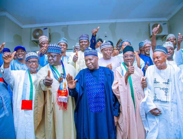 Tsohon Mataimakin Gwamnan Gombe Da Wasu jigogin PDP Sun Koma APC
