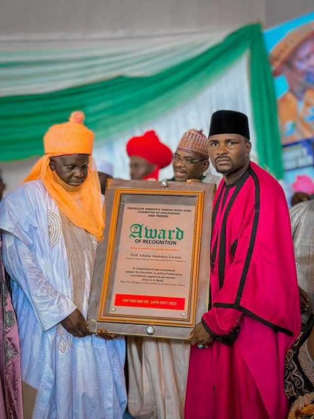 An Karrama Farfesa Adamu Gwarzo Kan Gudummawarsa Ga Bunƙasa Ilimin Jami’a A Nijeriya