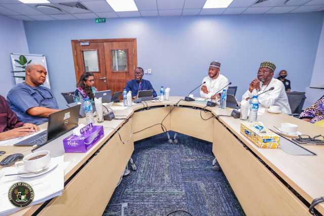 “Mun Yi Nasarar Yakar ‘Yan Bindiga”, Gwamna Lawal Ya Shaida Wa Bankin Duniya