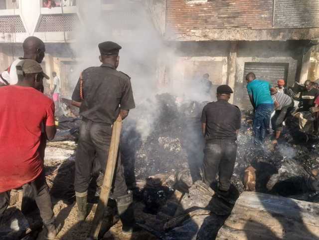 HOTUNA: Yadda Gobara Ta Ƙone Shaguna 25 A Kasuwar Singa A Kano