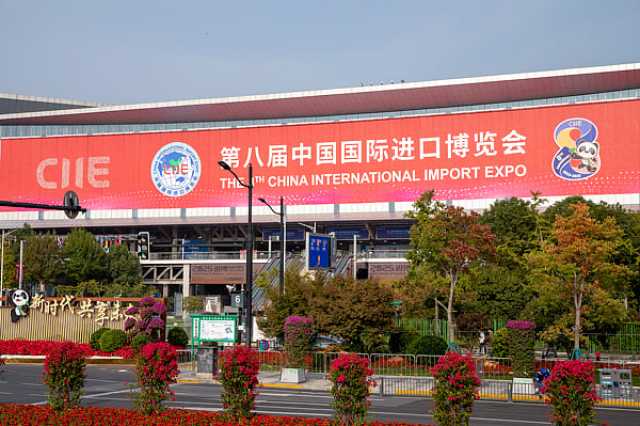 Li Qiang Zai Halarci Bikin Bude Taron CIIE Na 8 Da Sauran Ayyuka