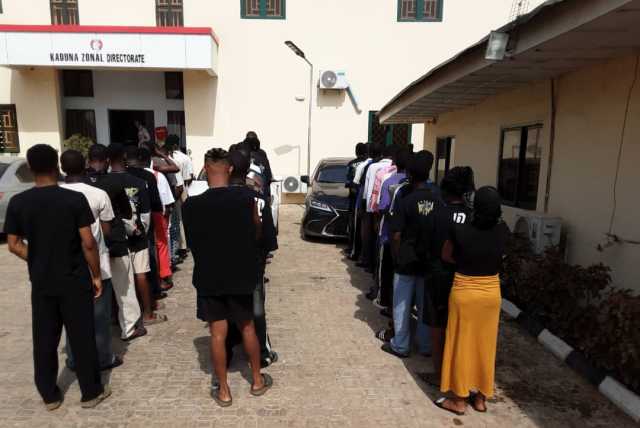 Hukumar EFCC Ta Kama Mutane 40 da Ake Zargi da Damfarar Intanet