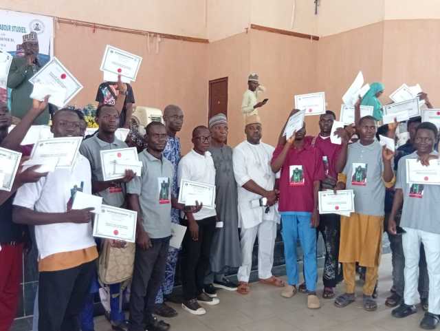 Dalibai Makarantun Sakandare A Kwara Sun Karɓi Tallafin Karatu