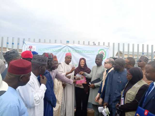 UNICEF Da Gavi Sun Bada Na’urorin Samar Da Wutar Lantarki Ta Hasken Rana Ga Jihar Kano