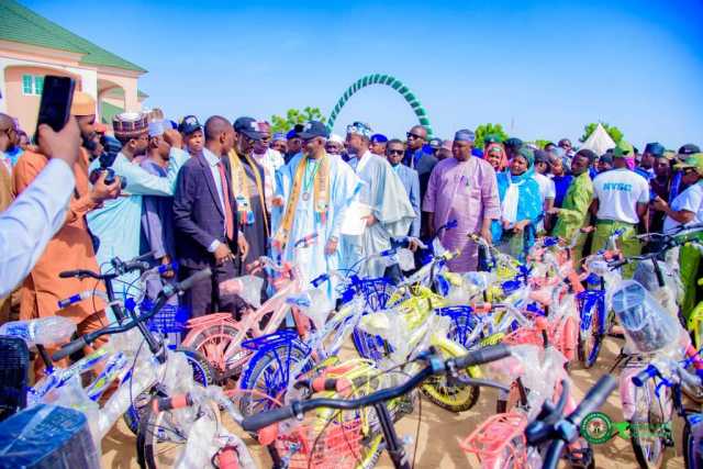 Gwamnatin Jigawa Ta Raba Tallafin Kayayyakin Sana’o’i A Karamar Hukumar Gagarawa