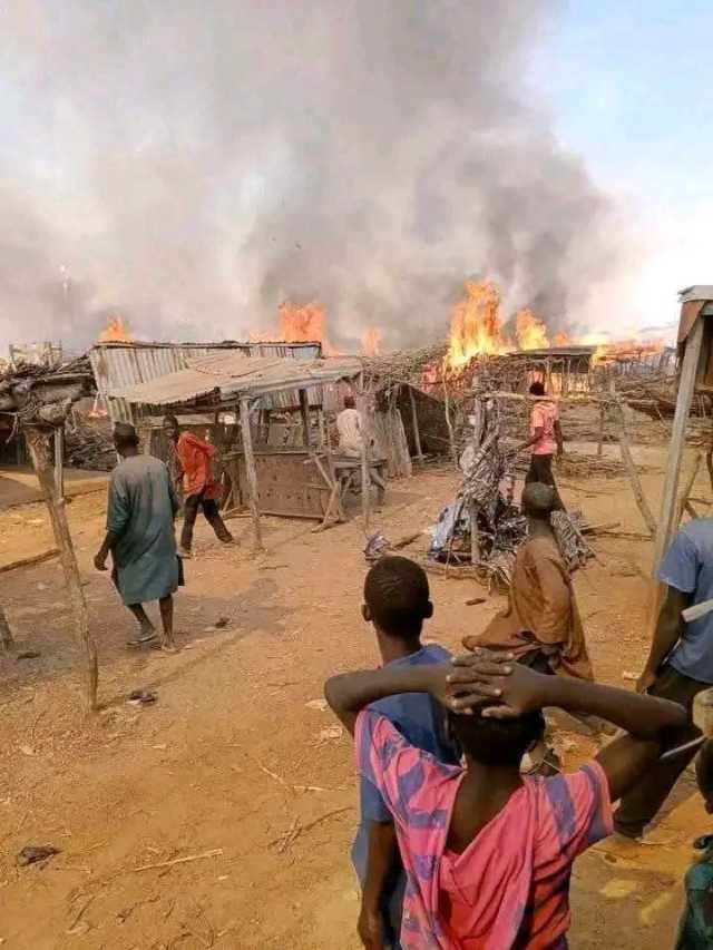 Gobara Ta Ƙone Fiye da Rumbuna 500 a Kasuwar Kano