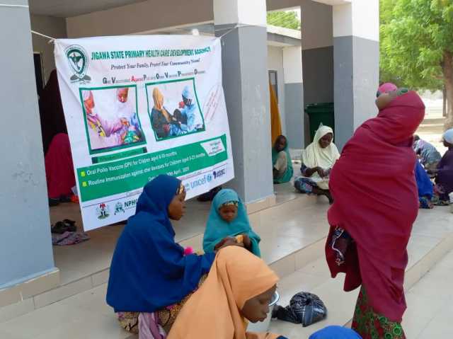 Iyaye Sun Yi Fitowar Farin Dango Don Yi Wa “Yayansu Allurar Rigakafi a Sule-Tankarkar